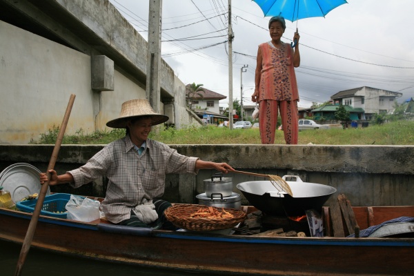 Floating kitchen